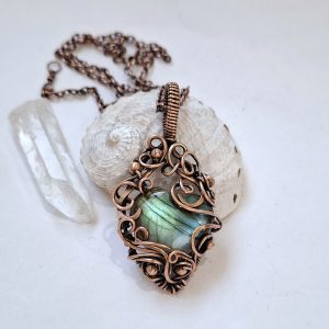 Handmade Labradorite Pendant - Labyrinth